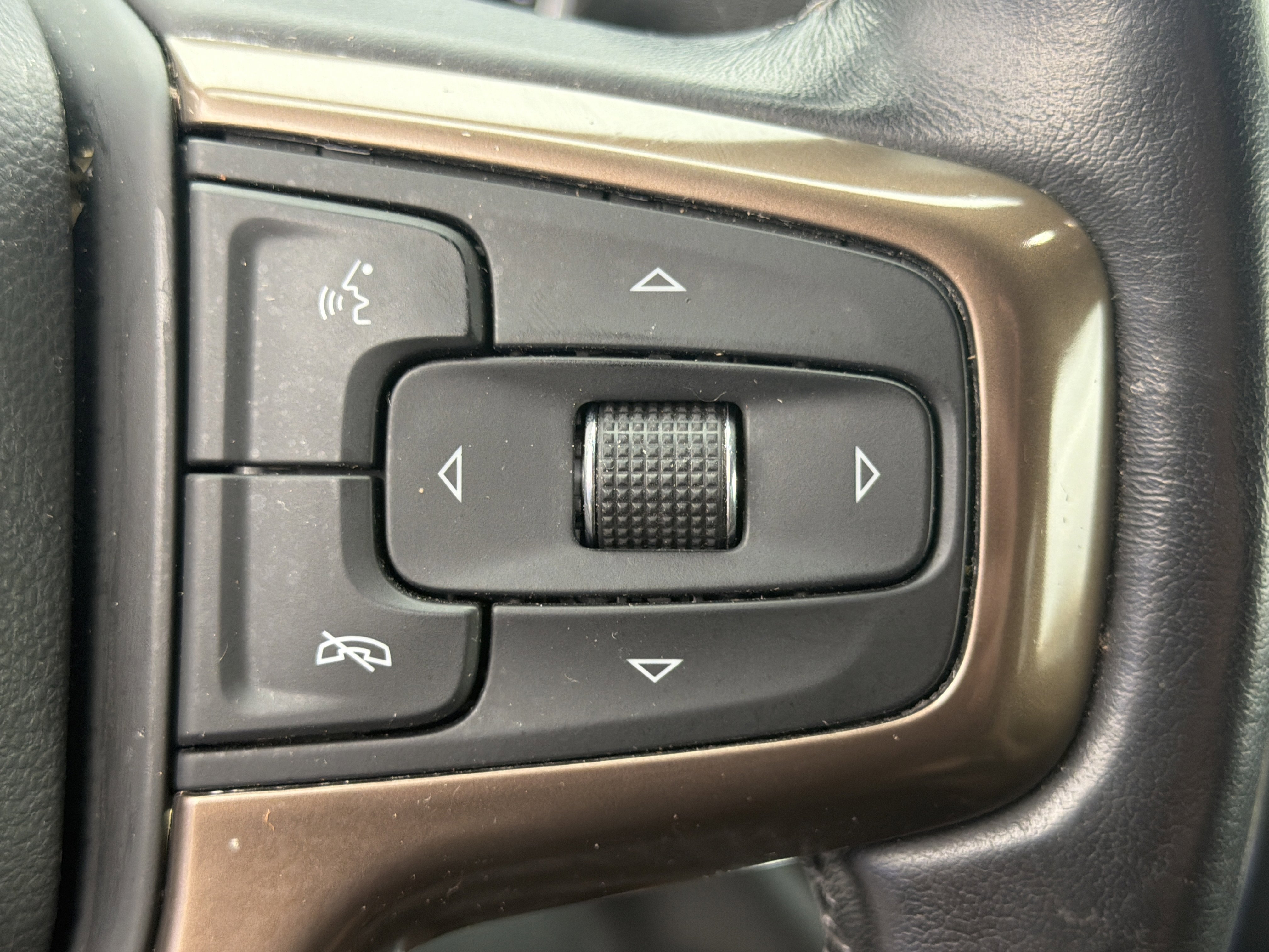 Used 2021 Chevrolet Silverado 2500 High Country w/ Technology Package image 19