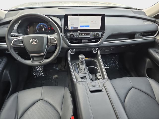 Used 2024 Toyota Grand Highlander XLE image 10