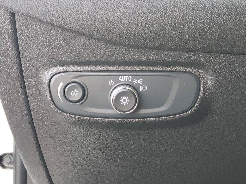 Used 2024 Chevrolet Equinox LT w/ LPO, Floor Liner Package FWD image 8