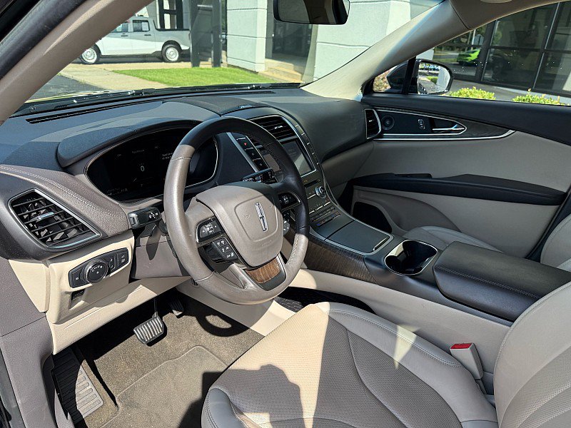 Used 2019 Lincoln Nautilus Reserve FWD image 10