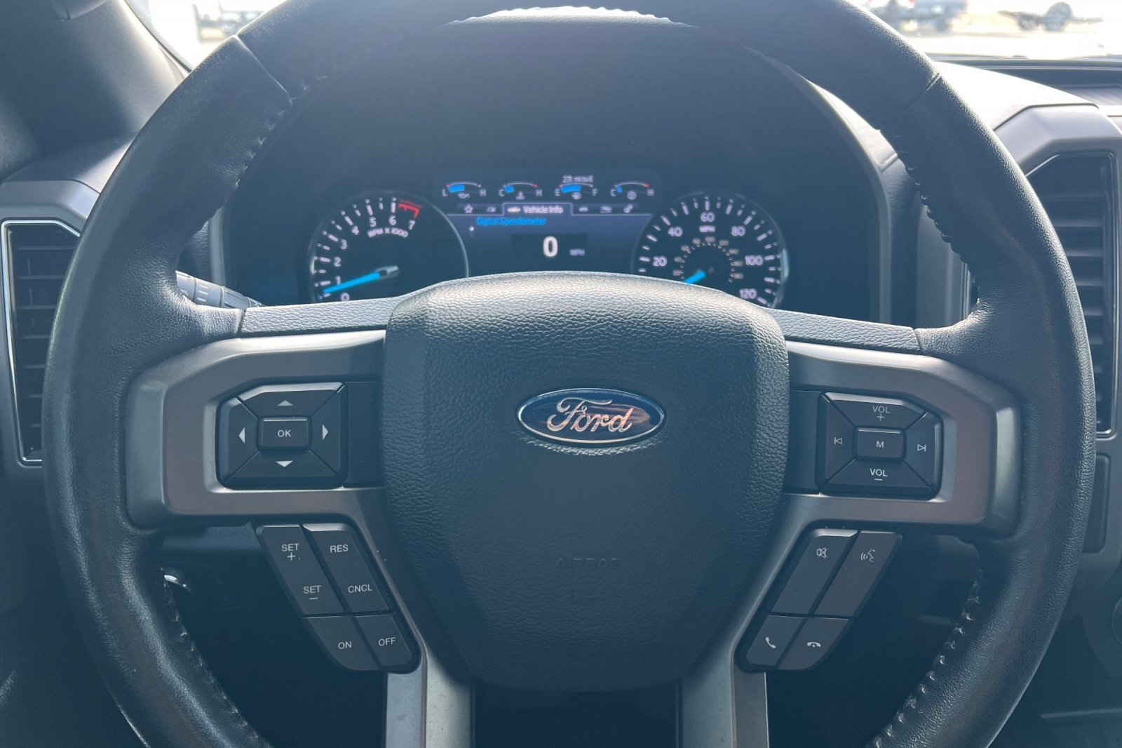 Used 2020 Ford Expedition XLT w/ Equipment Group 202A image 24