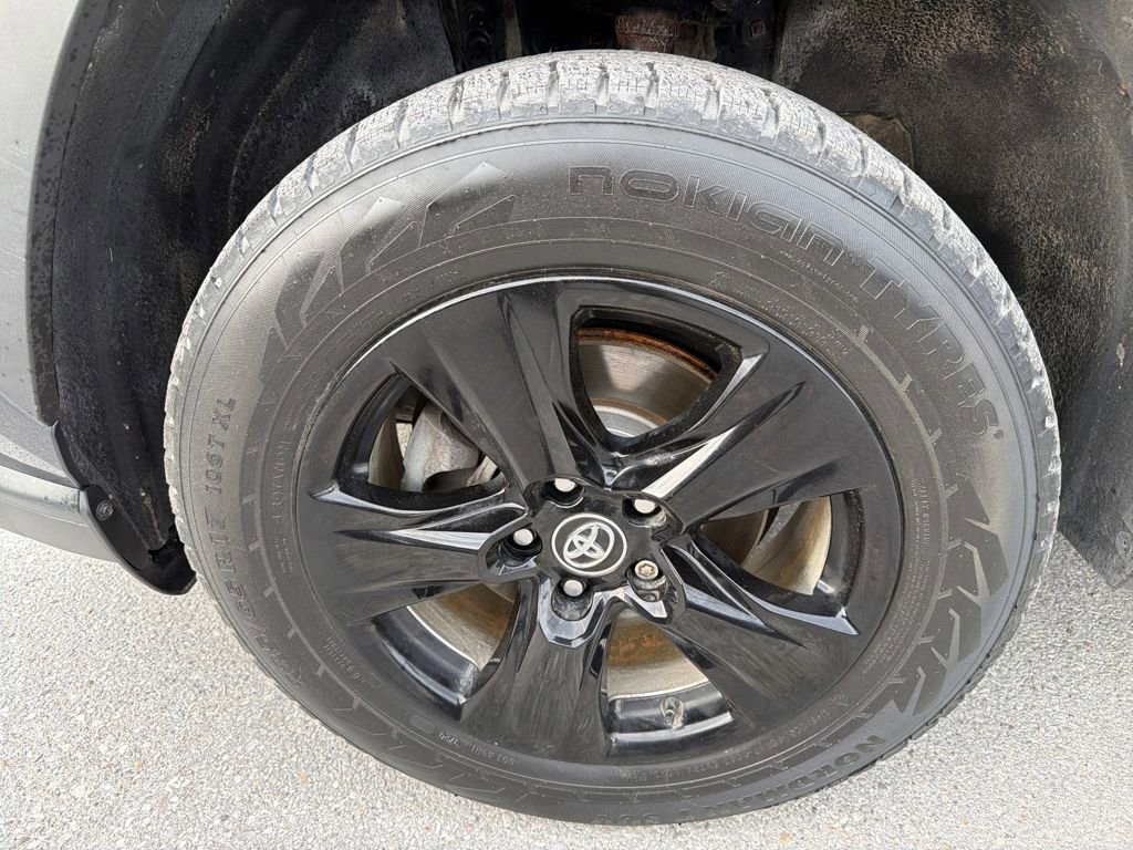 Used 2020 Toyota RAV4 XLE w/ Convenience Package AWD/4WD image 8