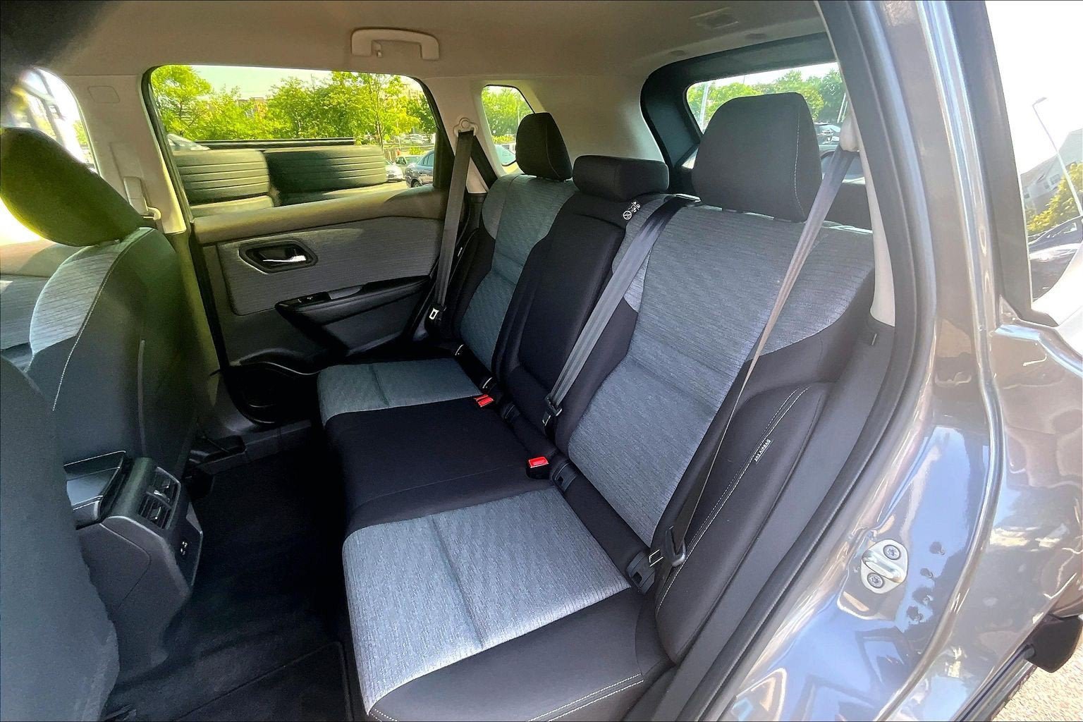 Used 2023 Nissan Rogue SV AWD/4WD image 24