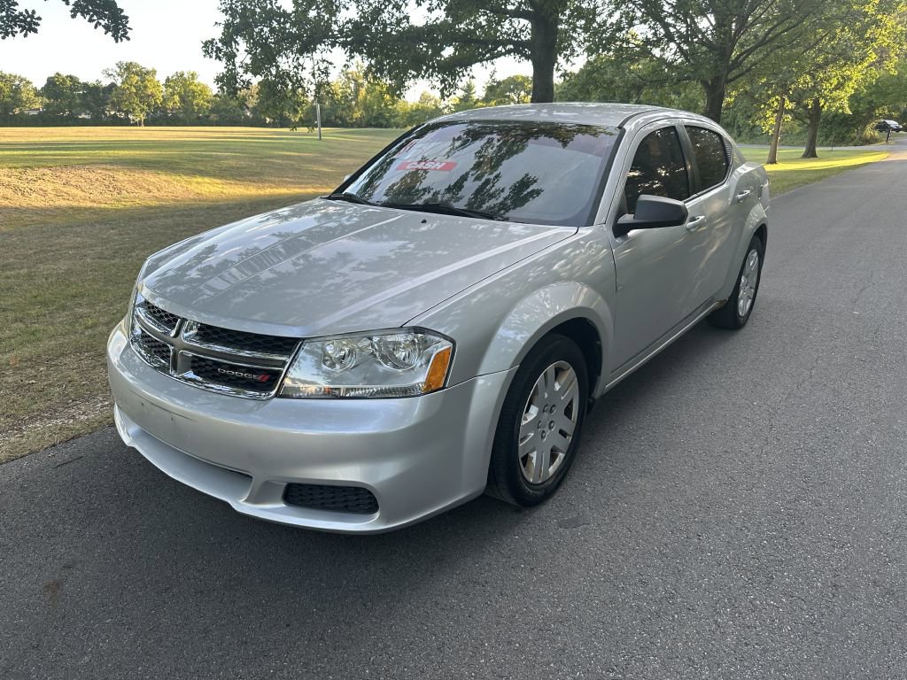 Used 2012 Dodge Avenger SE image 2