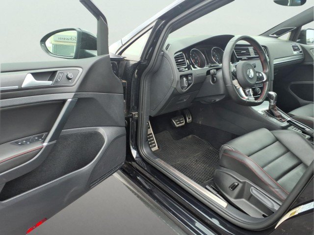 Used 2019 Volkswagen GTI SE FWD image 15