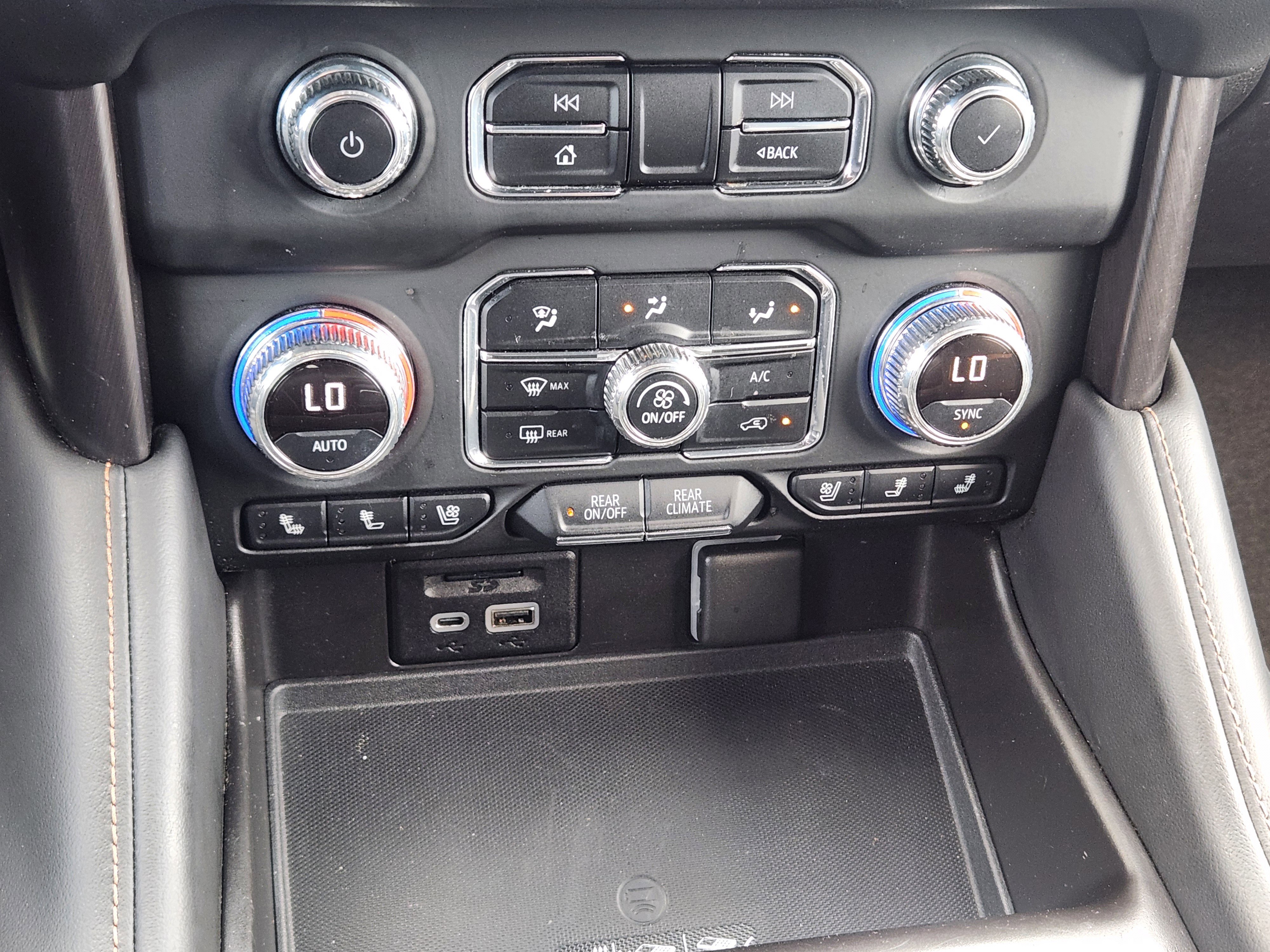 Used 2021 GMC Yukon AT4 w/ AT4 Premium Package image 18