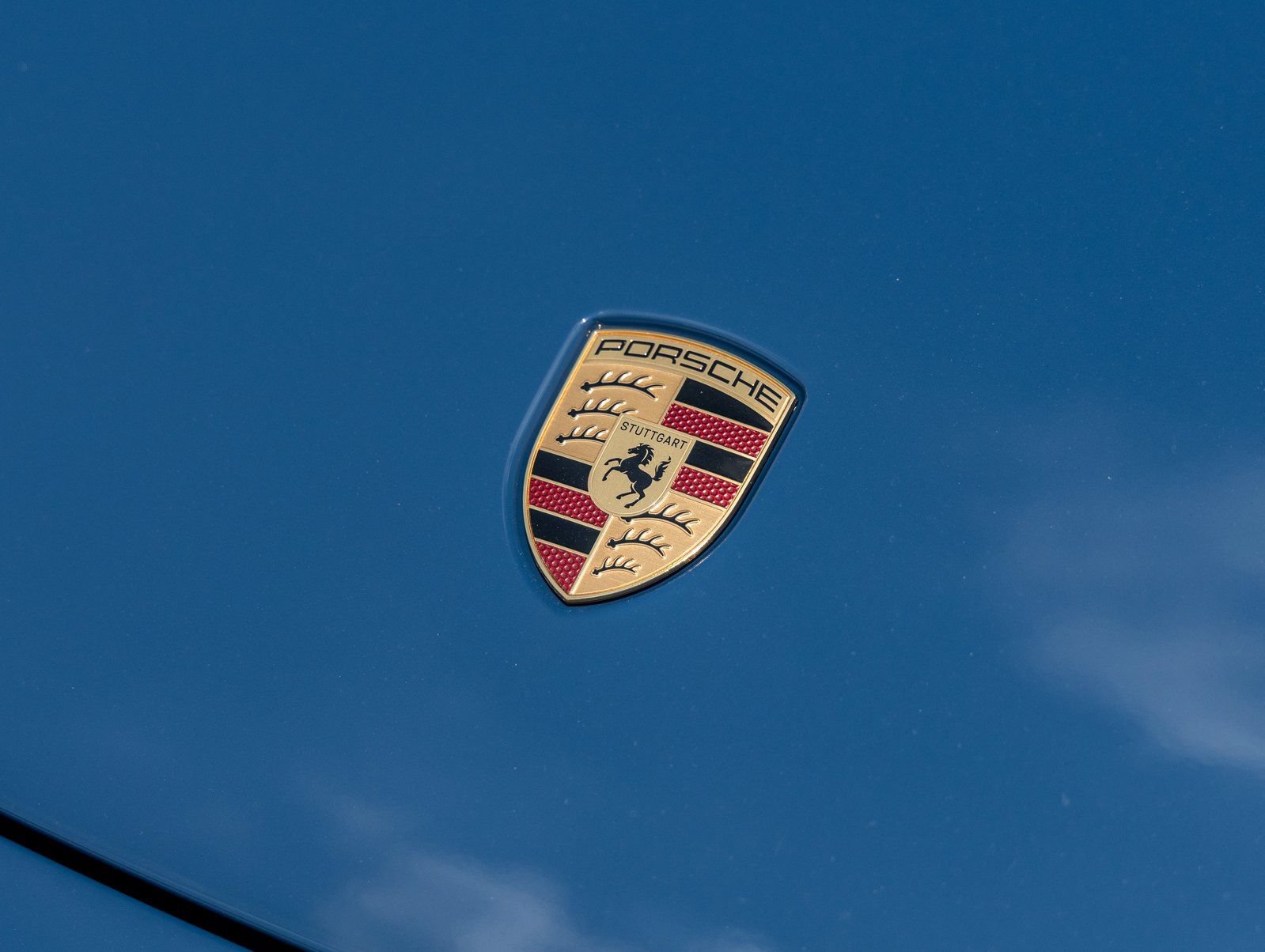 Certified 2025 Porsche Taycan AWD/4WD image 17