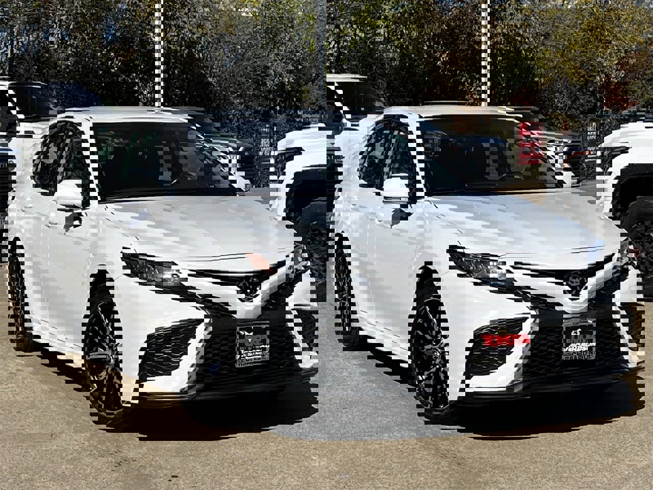 Used 2023 Toyota Camry SE image 2