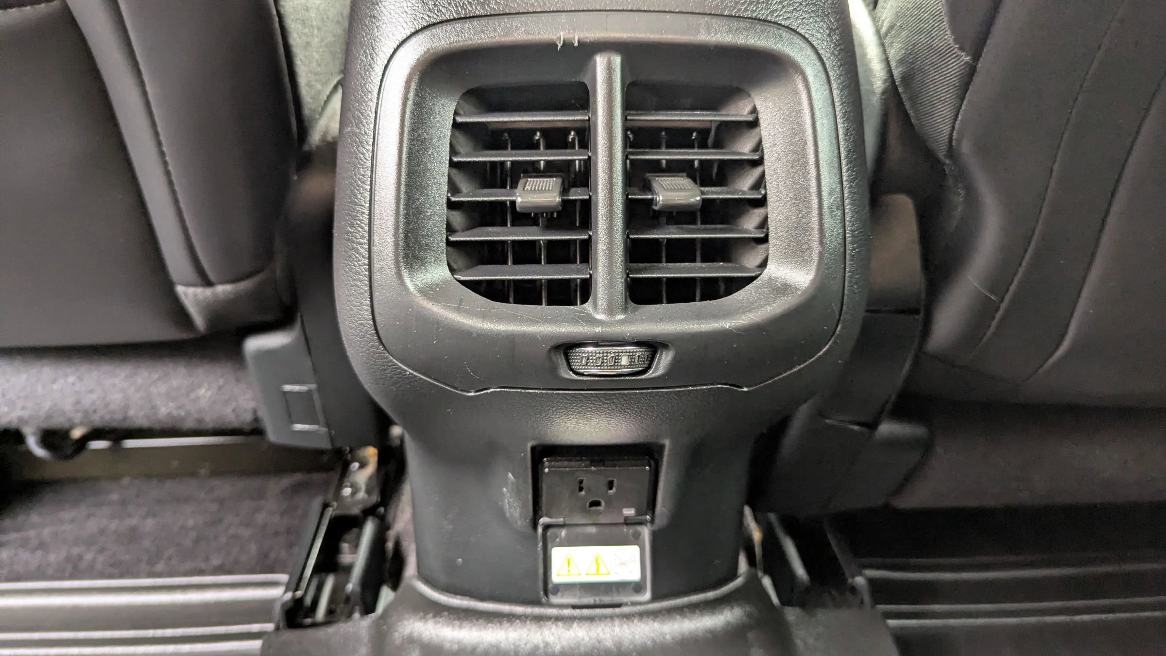 Used 2017 Jeep Cherokee Limited AWD/4WD image 12