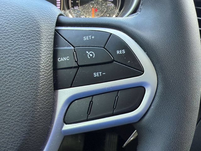 Used 2022 Jeep Cherokee Latitude w/ Sun & Sound Group AWD/4WD image 27