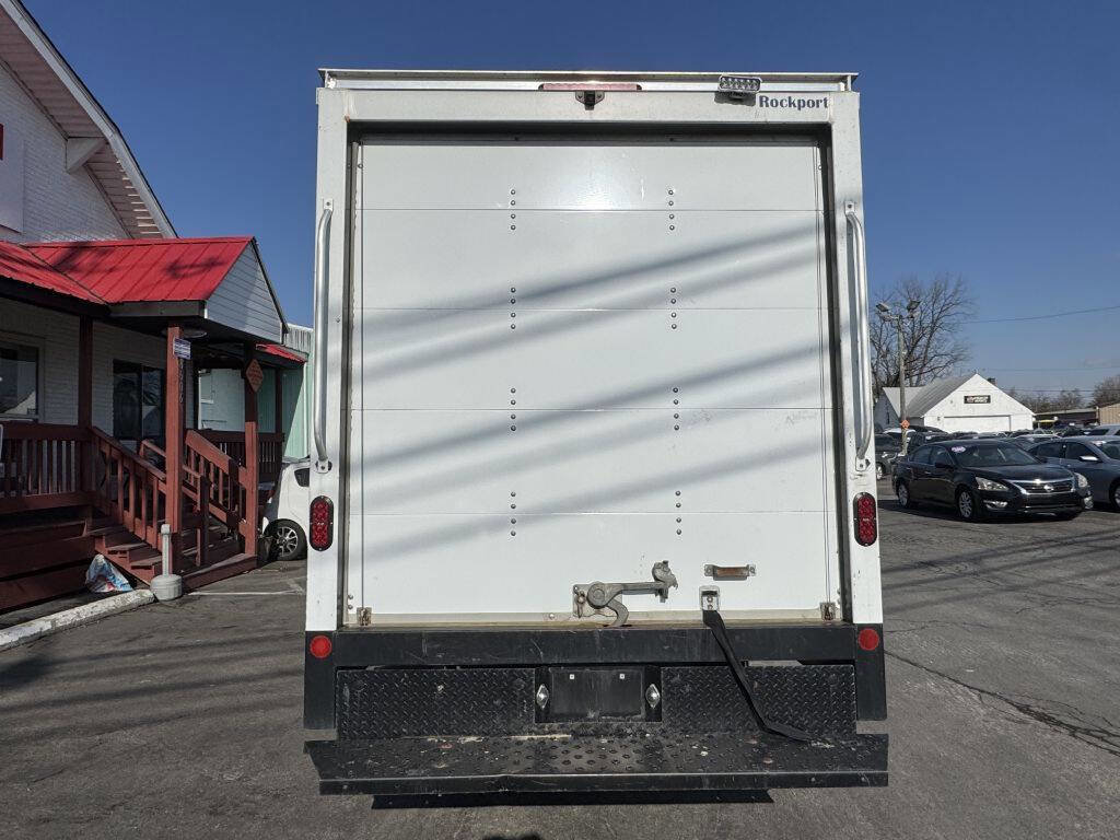 Used 2022 GMC Savana 3500 w/ Power Convenience Package image 4