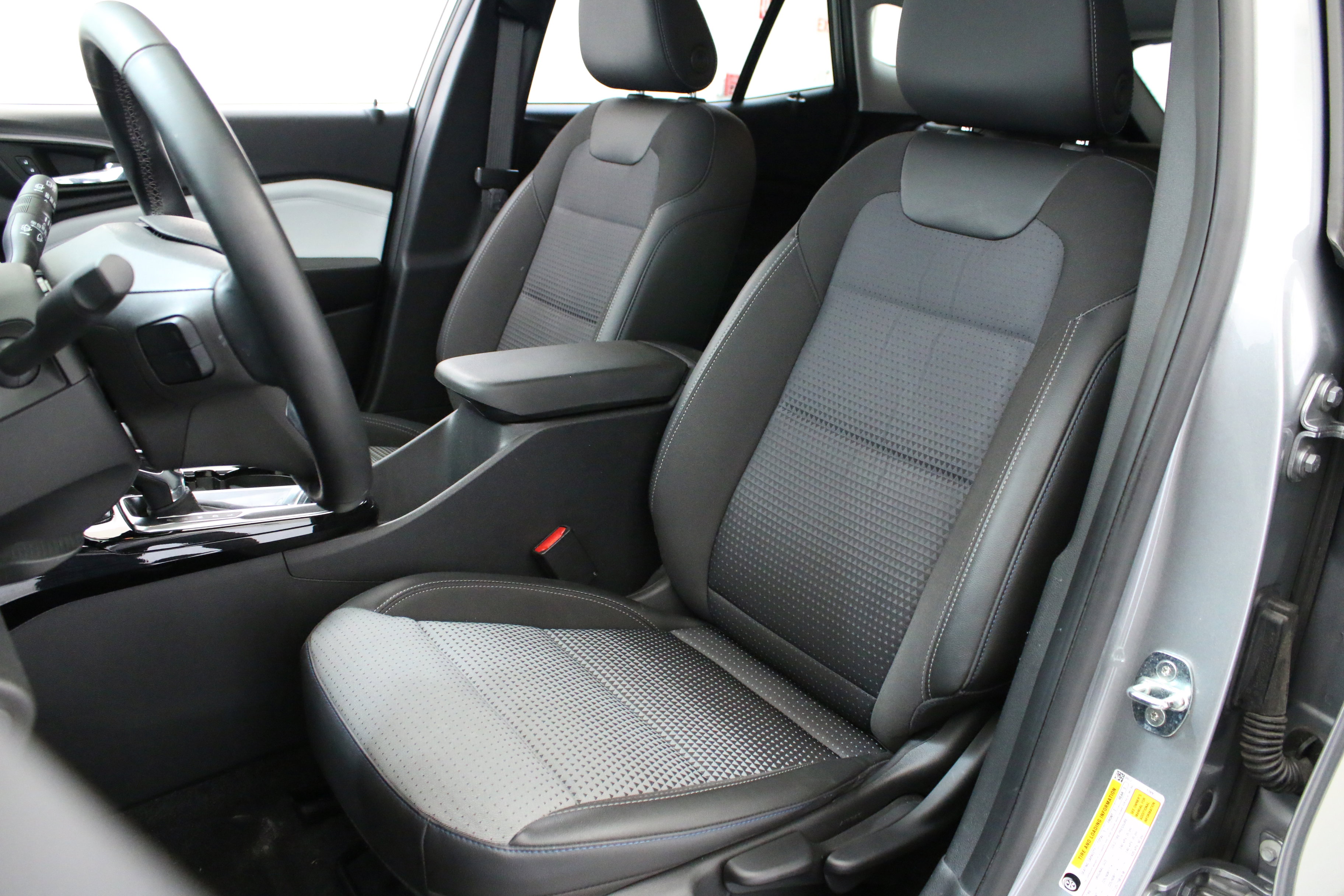 Used 2024 Chevrolet Trax LT w/ Driver Confidence Package FWD image 24