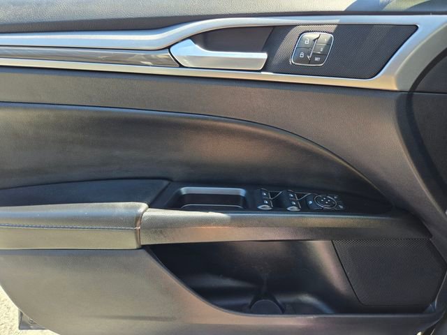Used 2020 Ford Fusion SEL FWD image 33