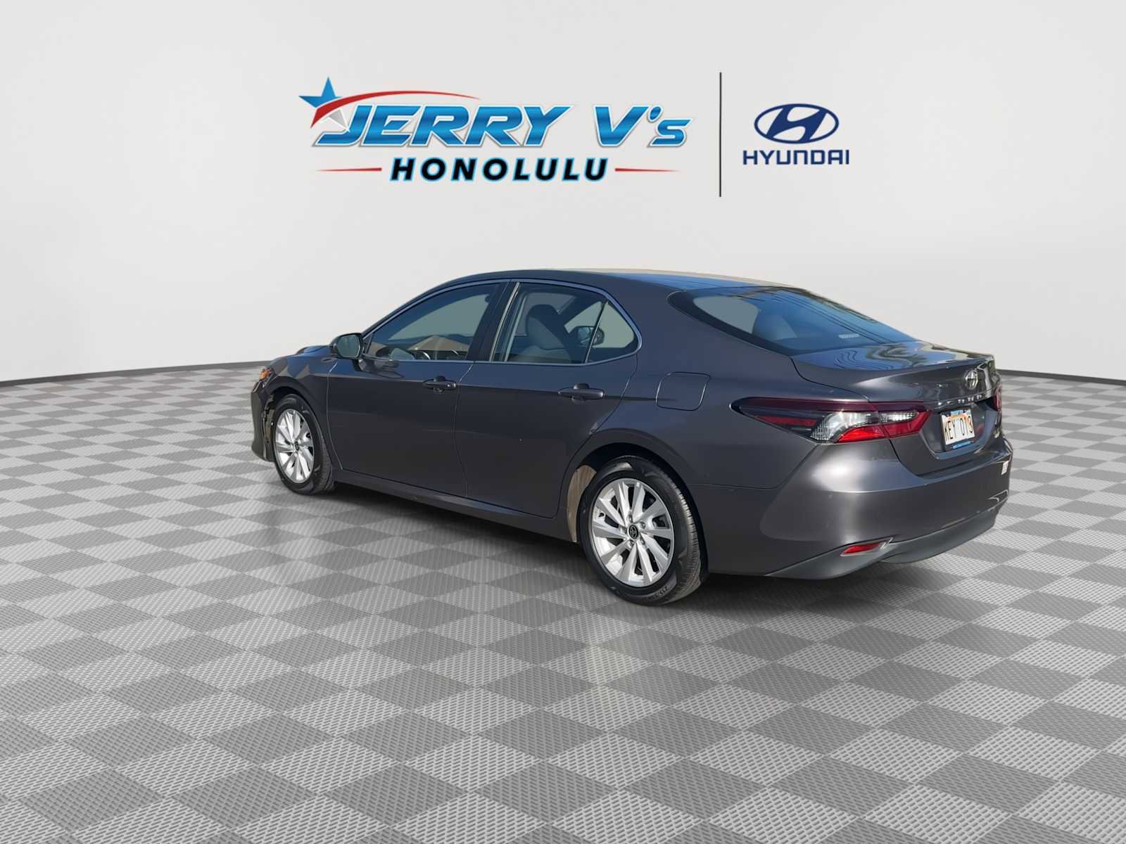 Used 2023 Toyota Camry LE image 6