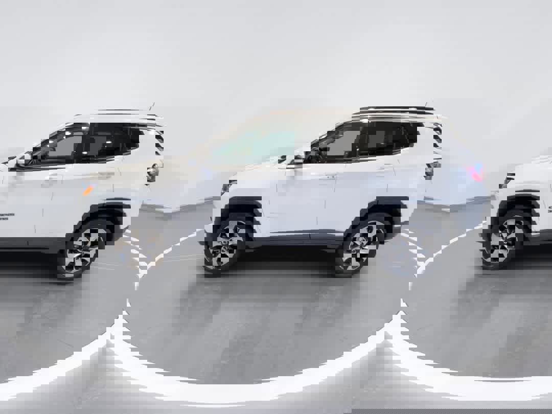 Used 2018 Jeep Compass Latitude w/ Popular Equipment Group AWD/4WD image 5