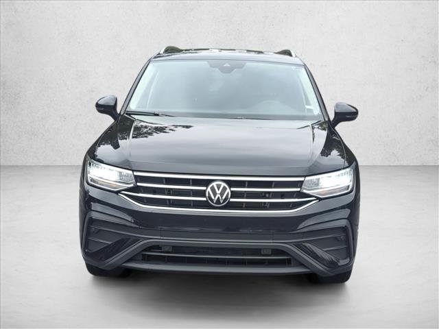 Used 2024 Volkswagen Tiguan SE image 2