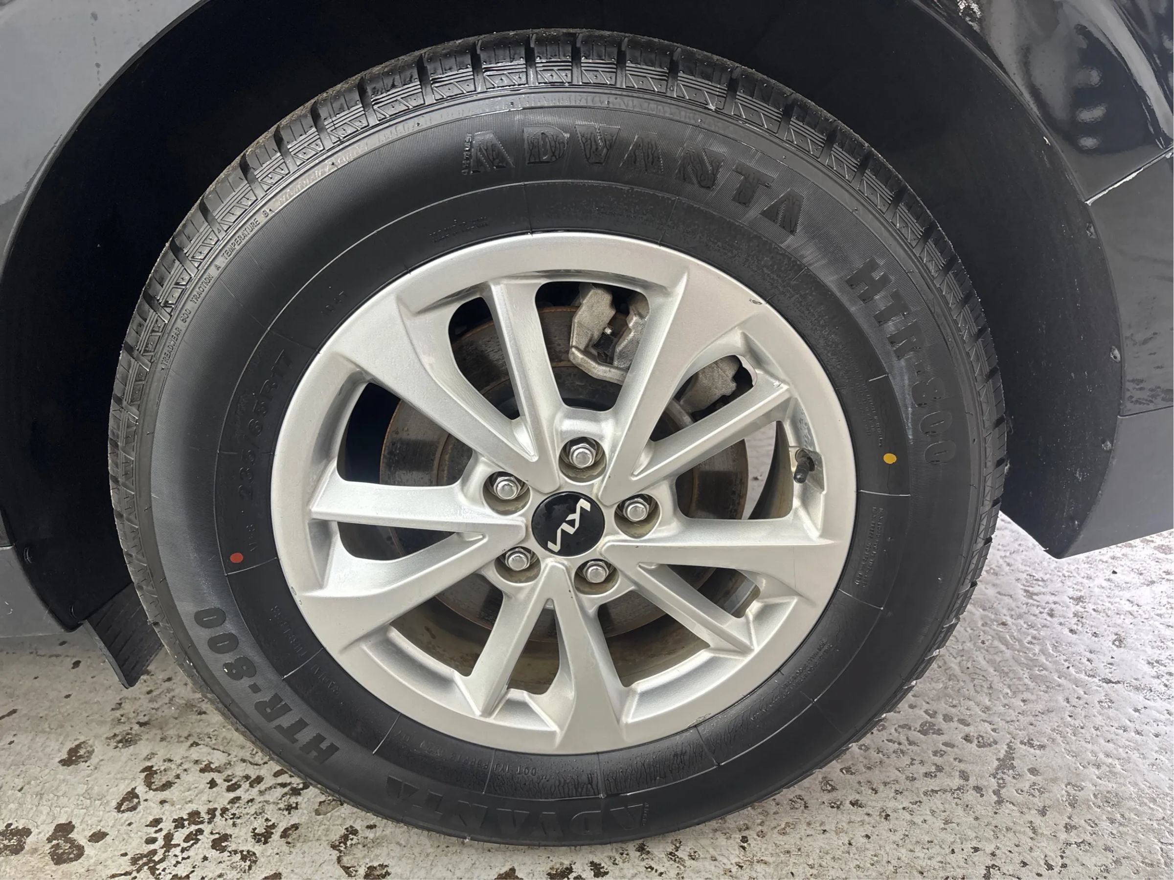 Used 2022 Kia Carnival LX FWD image 29