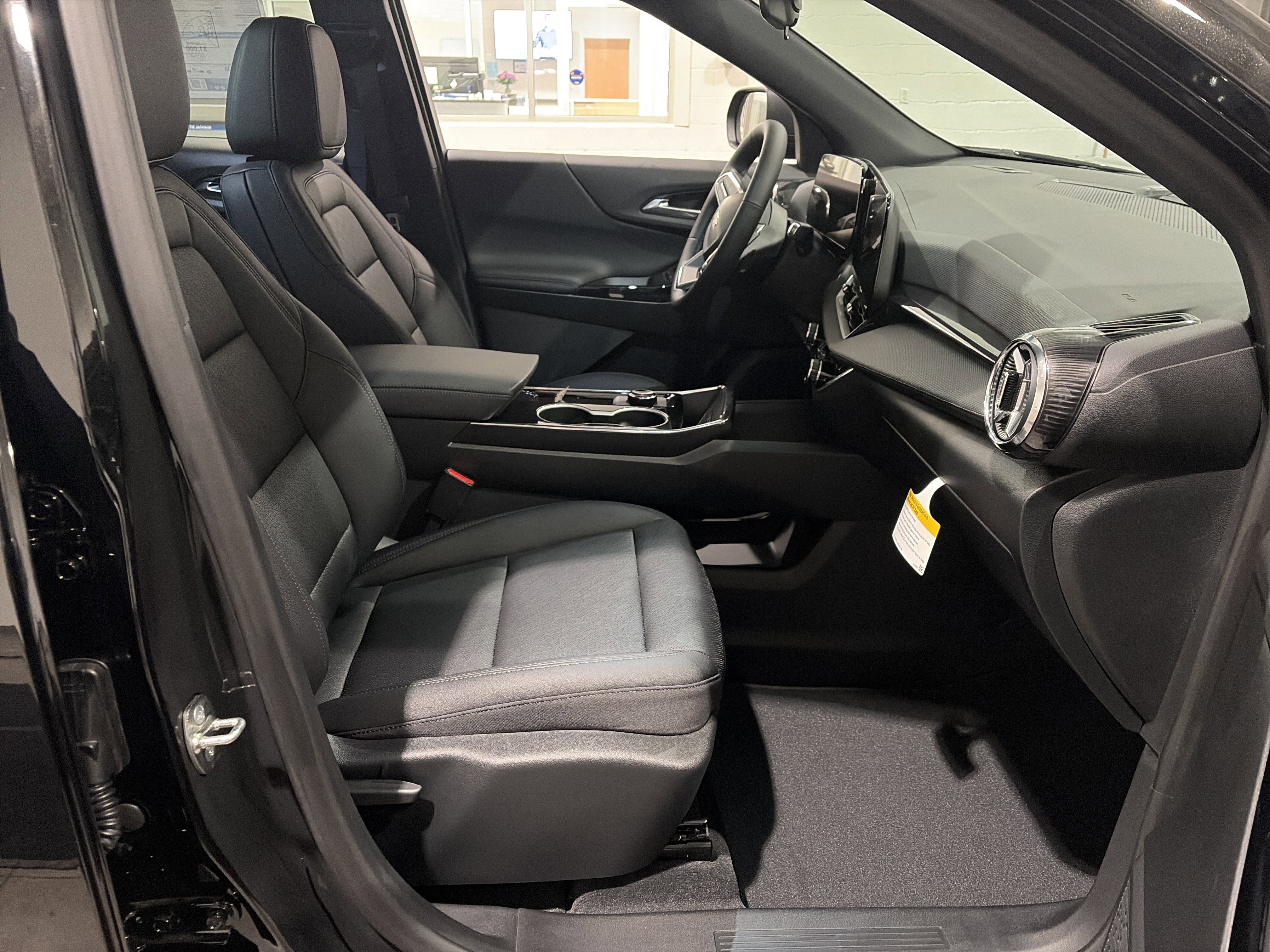 New 2026 Chevrolet Equinox LT w/ Convenience Package II image 14