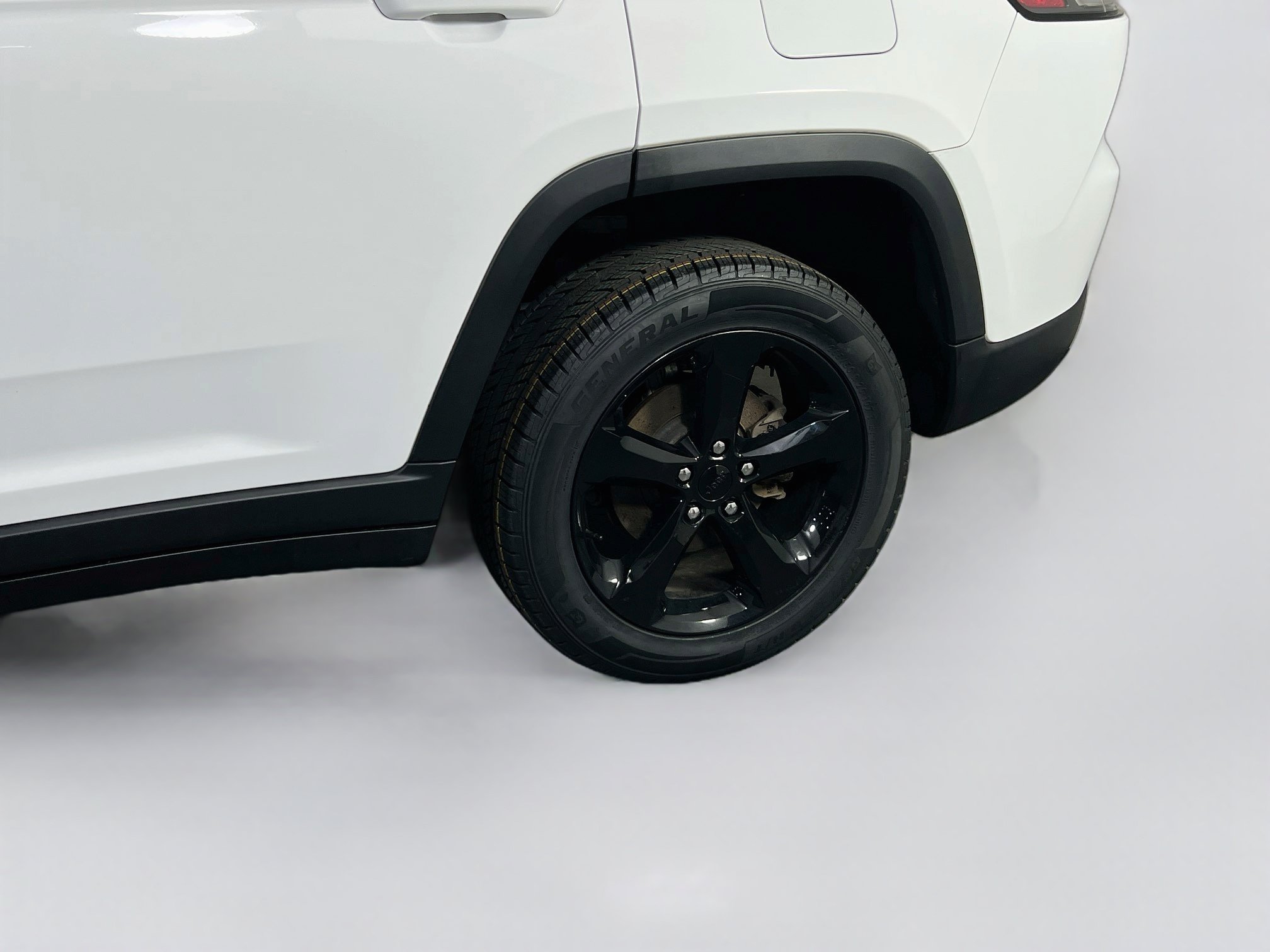 Used 2023 Jeep Grand Cherokee Altitude AWD/4WD image 30