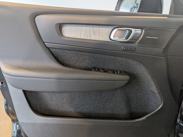 New 2025 Volvo XC40 B5 Ultra w/ Climate Package image 8