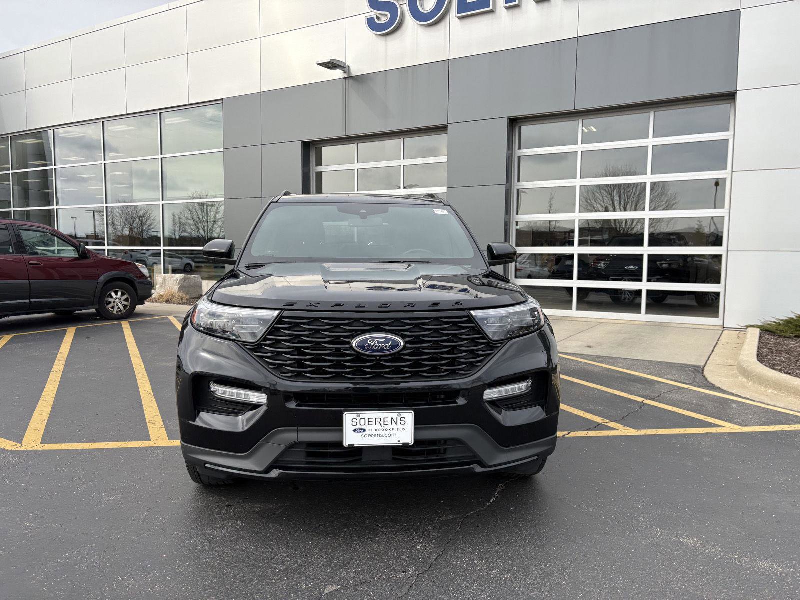 Certified 2022 Ford Explorer ST-Line w/ Class IV Trailer Tow Package image 2