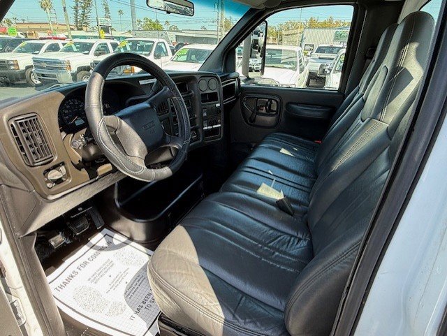 Used 2006 GMC TopKick C4500 2WD Regular Cab image 18