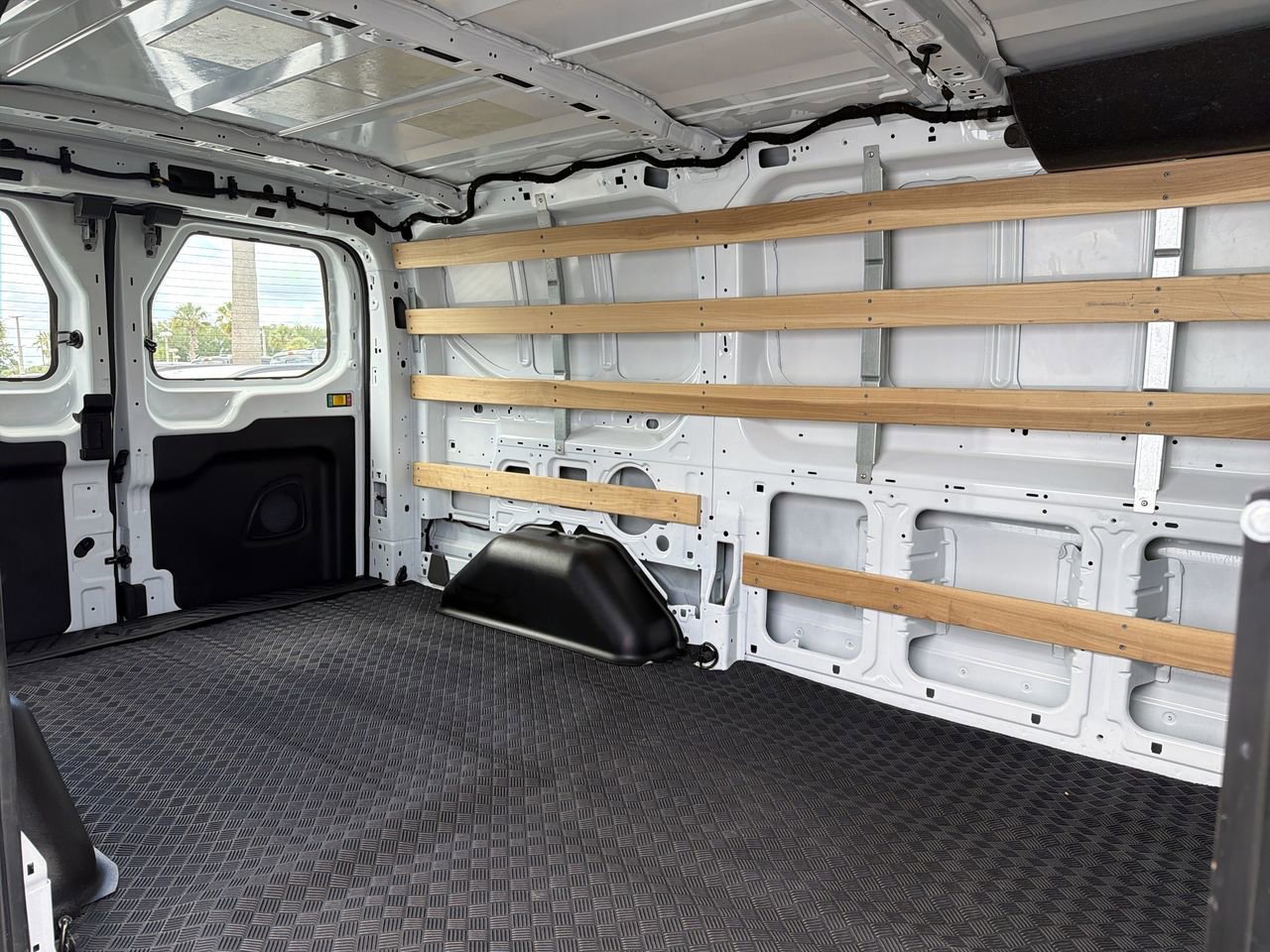 Used 2025 Ford Transit 250 Low Roof w/ Exterior Upgrade Package RWD image 16