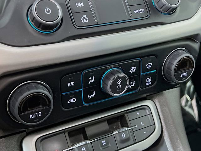 Used 2023 GMC Acadia SLE image 15