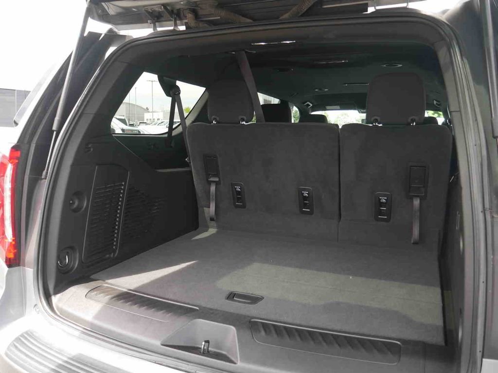 Used 2023 GMC Yukon XL SLE w/ Gmc Pro Safety Plus Package AWD/4WD image 9