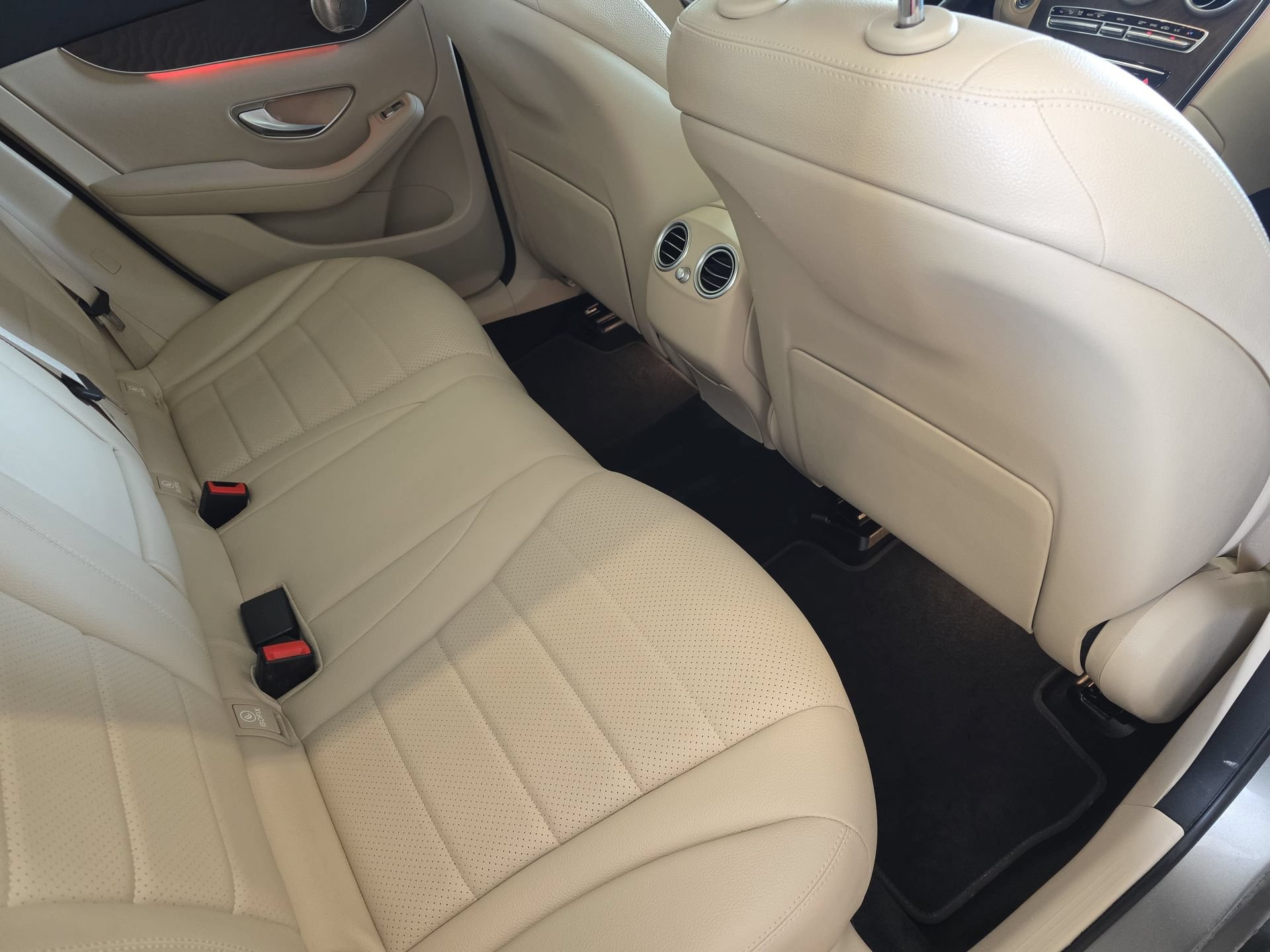 Used 2021 Mercedes-Benz GLC 300 4MATIC image 11