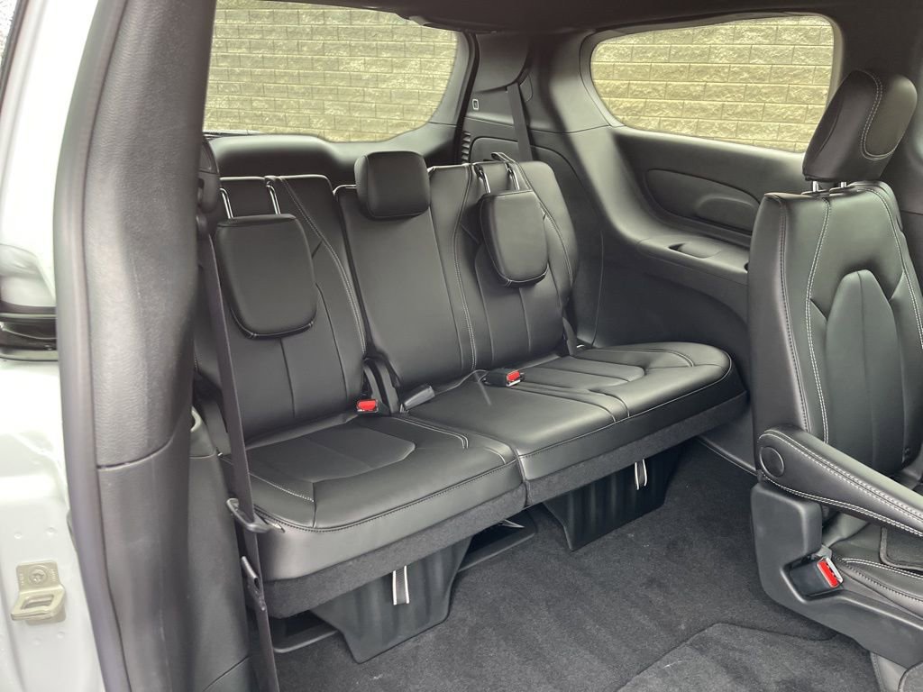 New 2026 Chrysler Pacifica Select image 15