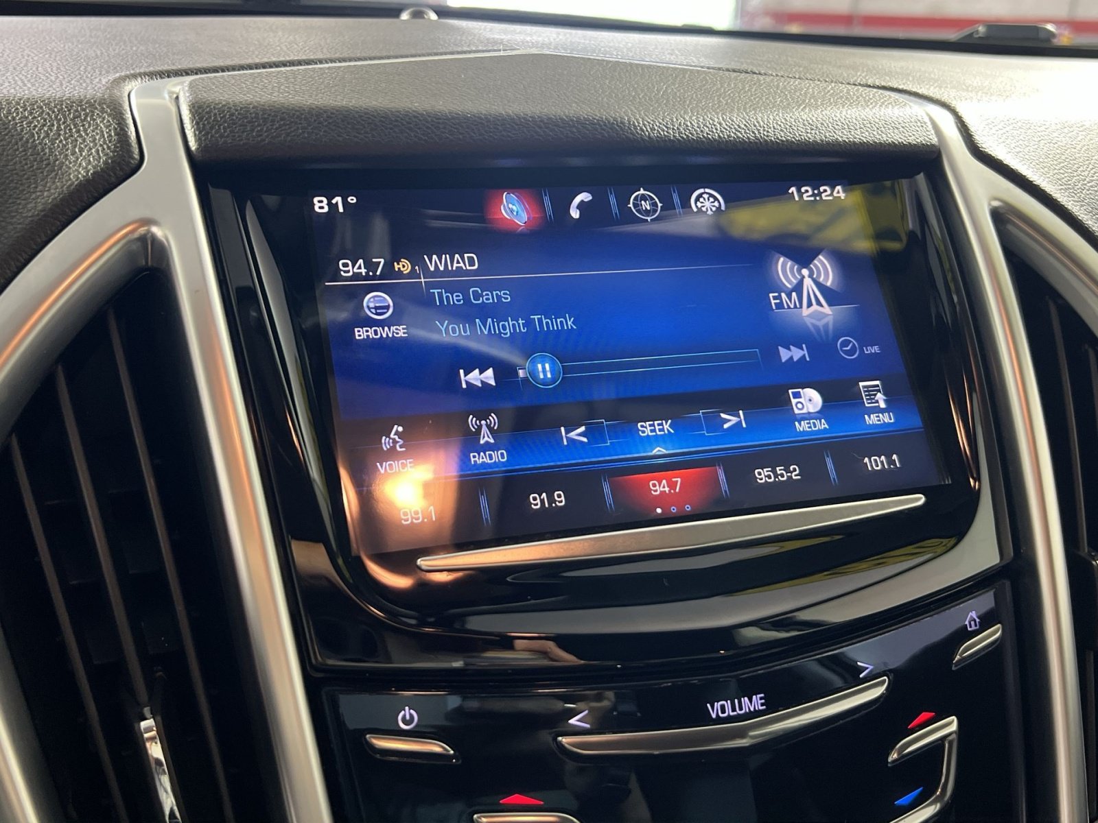 Used 2015 Cadillac SRX FWD image 19