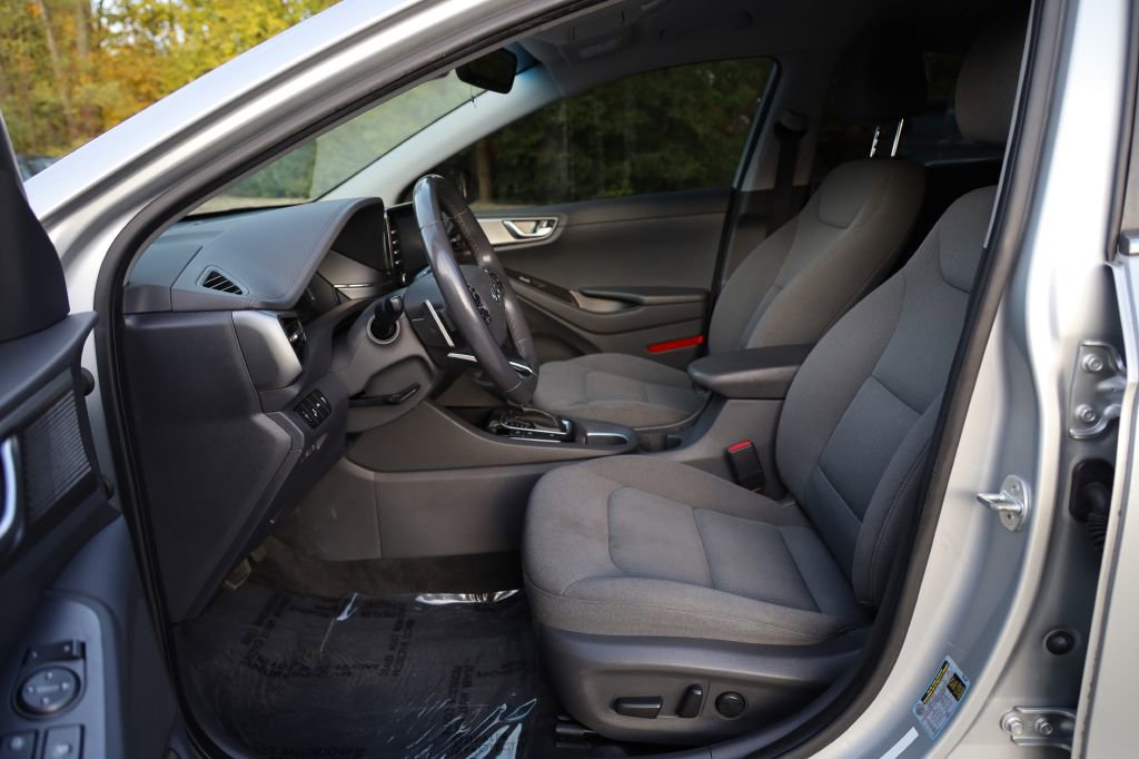 Used 2020 Hyundai Ioniq SEL image 12