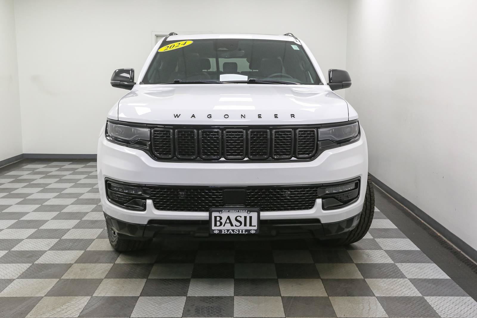 Used 2024 Jeep Wagoneer Series II AWD/4WD image 3
