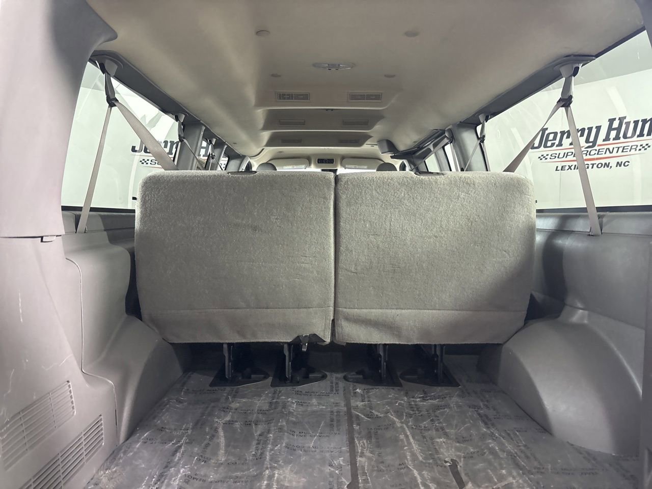 Used 2024 Chevrolet Express 3500 LT w/ LT Preferred Equipment Group RWD image 17