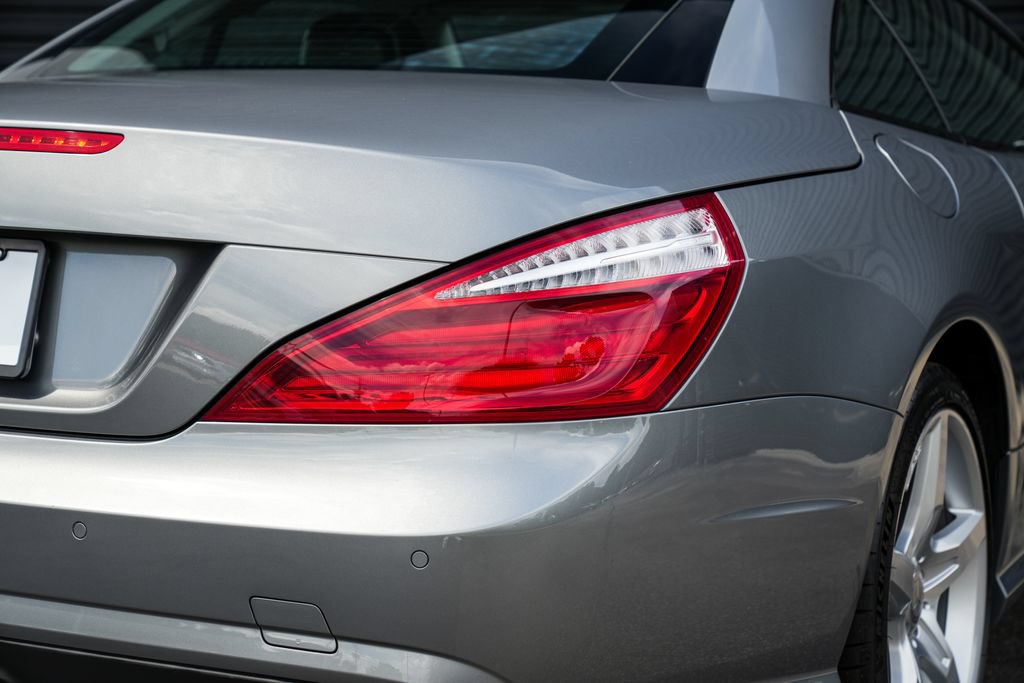 Used 2013 Mercedes-Benz SL 550 image 16