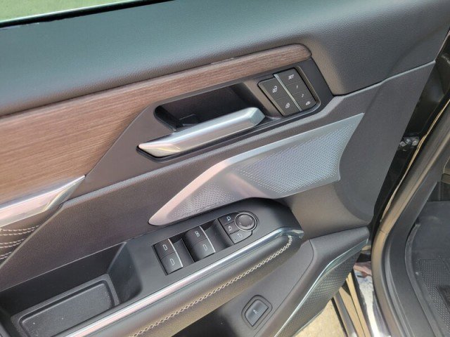 Used 2025 GMC Acadia Denali w/ Super Cruise Package FWD image 24