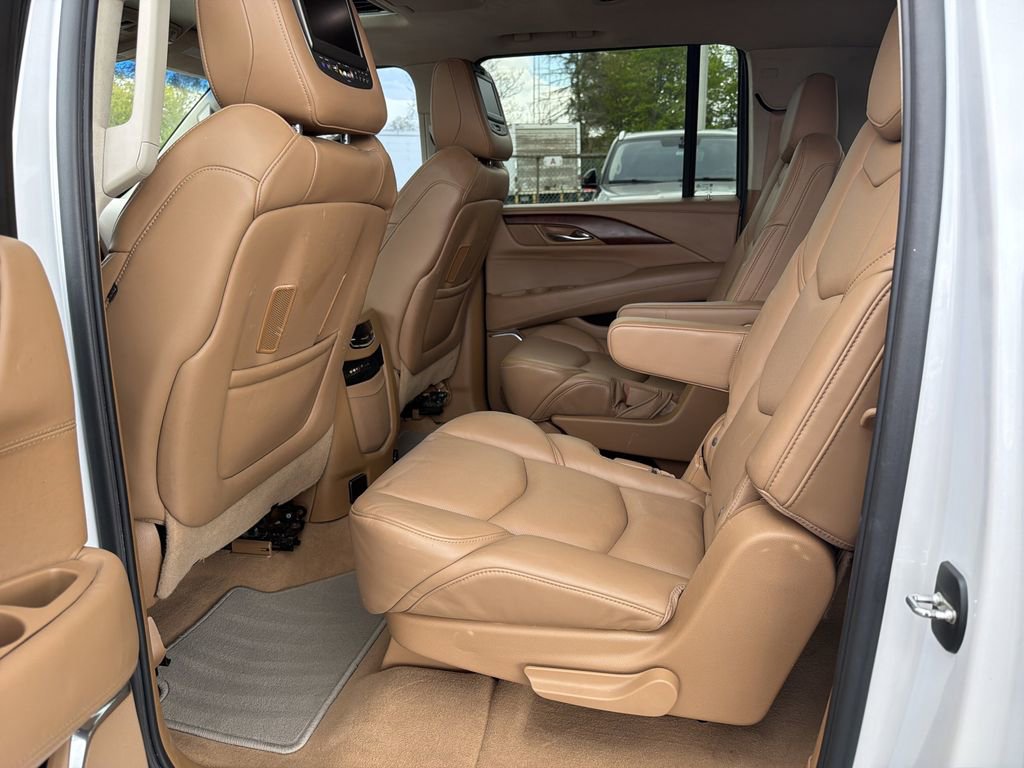 Used 2016 Cadillac Escalade ESV Platinum AWD/4WD image 13