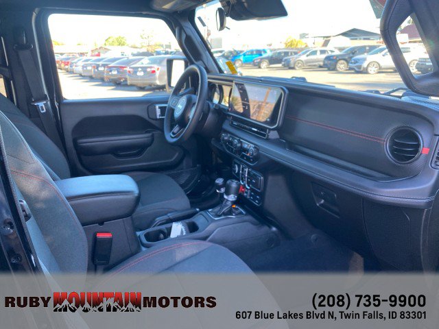 Used 2025 Jeep Wrangler Unlimited Rubicon AWD/4WD image 30