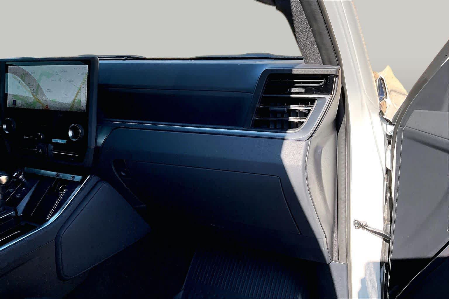 Used 2025 Lexus GX 550 w/ Accessory Package (2T) AWD/4WD image 19
