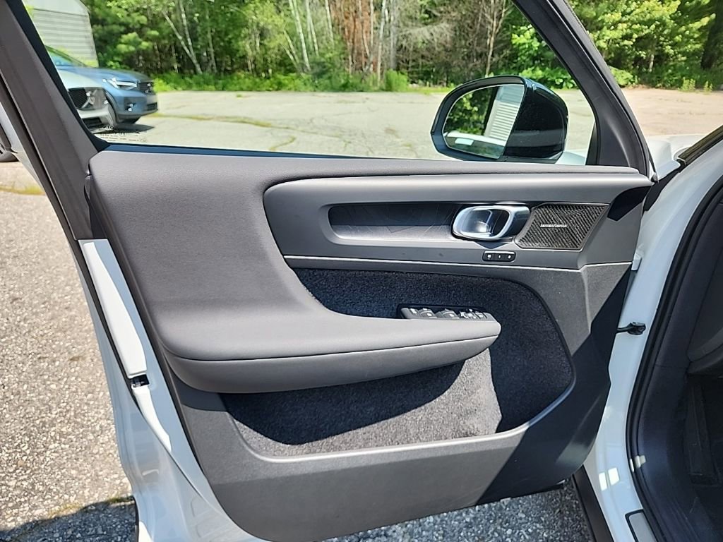 Certified 2024 Volvo XC40 Recharge Ultimate AWD/4WD image 13