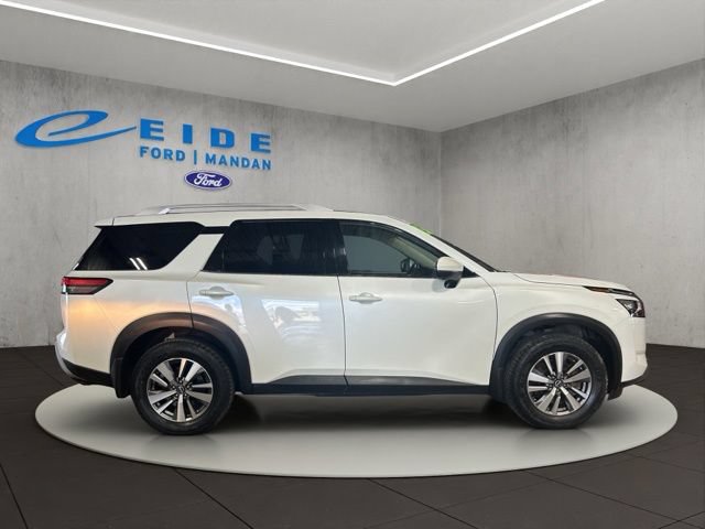 Used 2023 Nissan Pathfinder SL AWD/4WD image 13