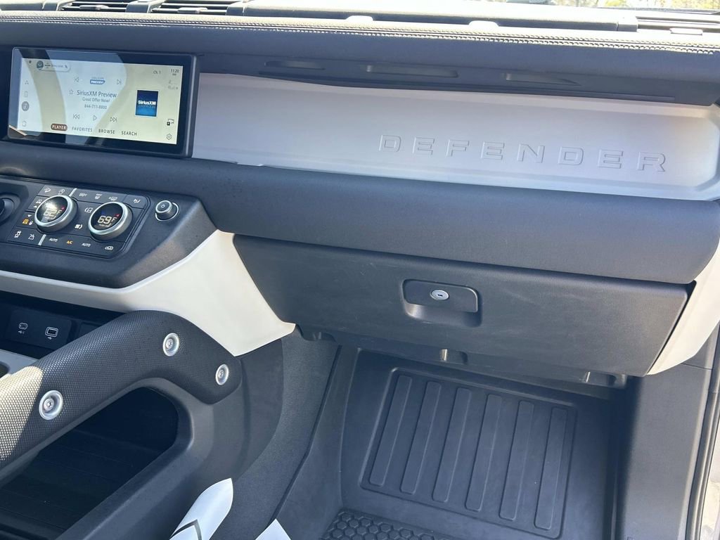 Used 2022 Land Rover Defender 90 X-Dynamic S AWD/4WD image 21