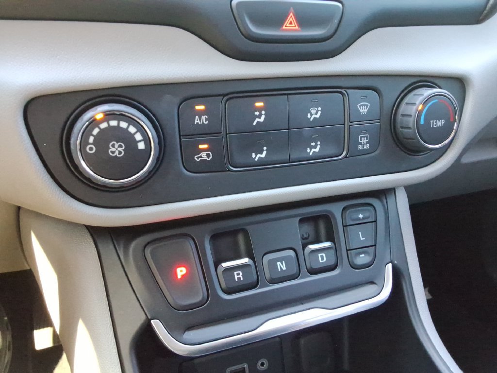Used 2020 GMC Terrain SLE FWD image 32