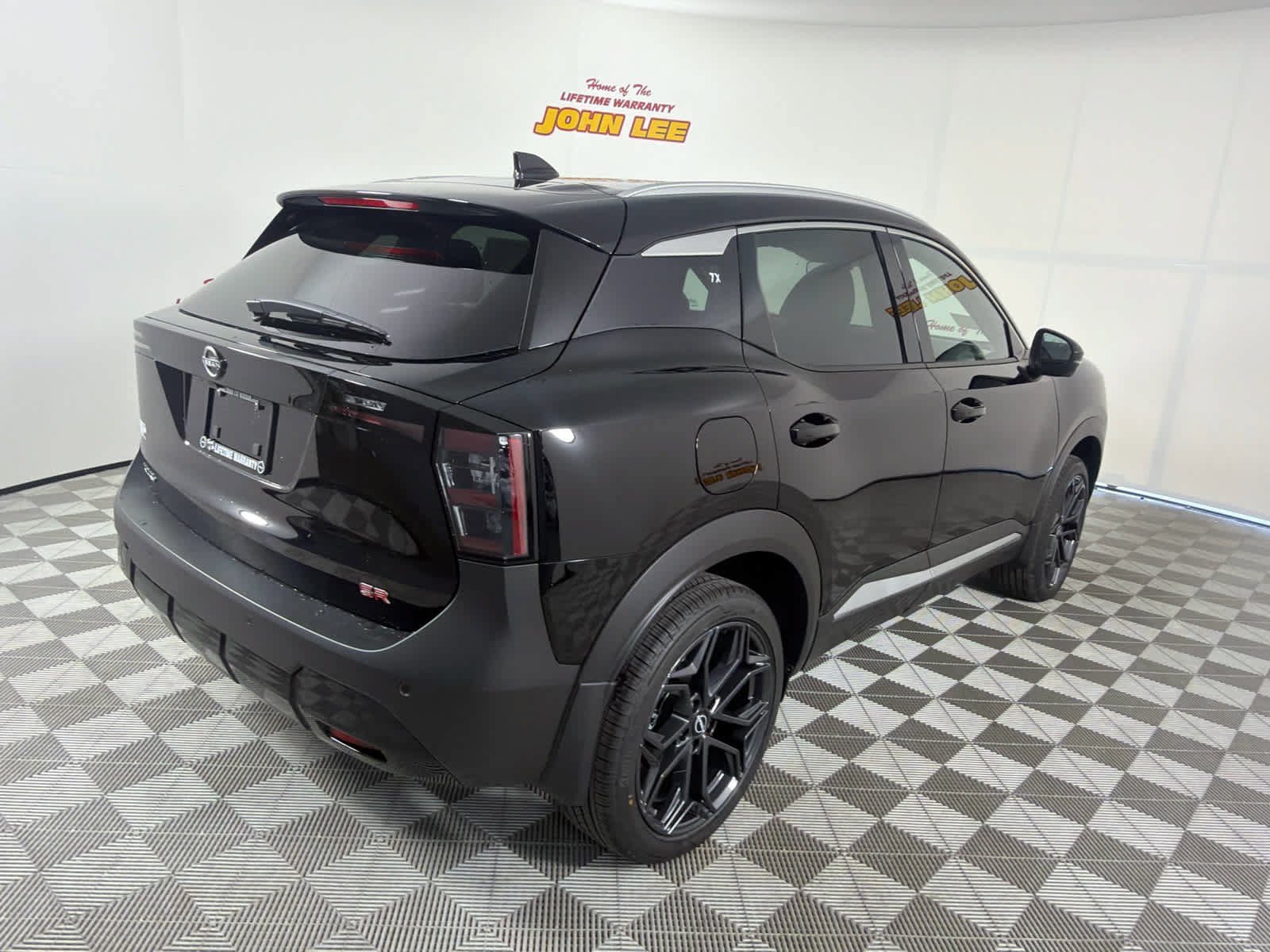 New 2026 Nissan Kicks SR FWD image 6