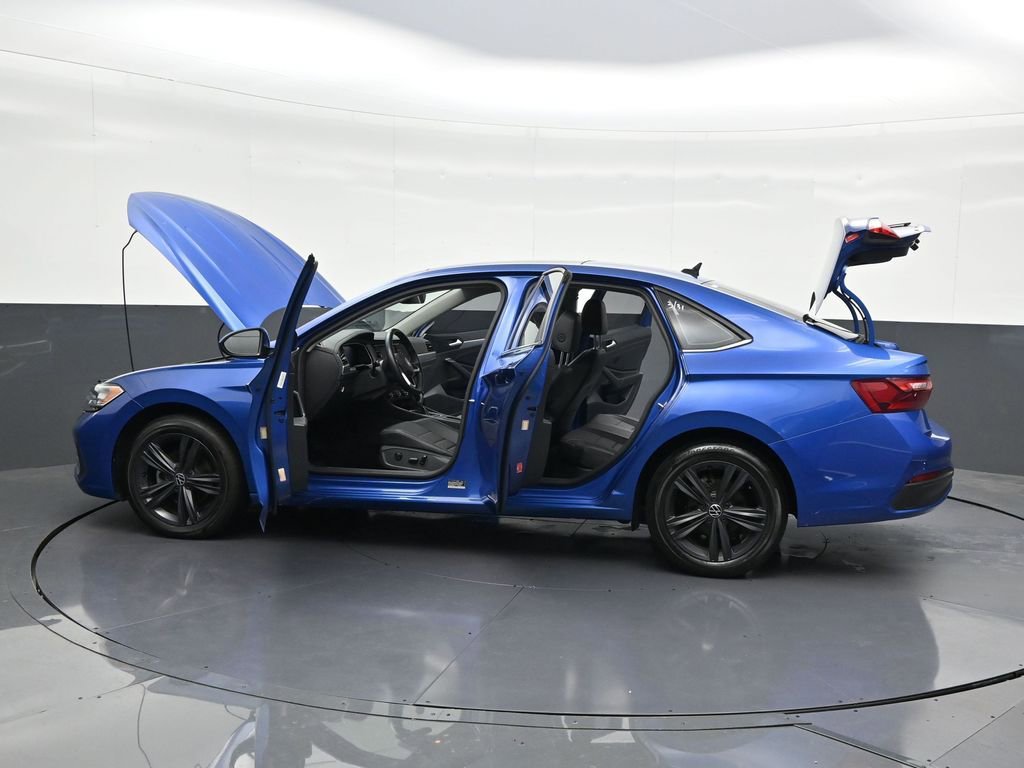 Used 2022 Volkswagen Jetta SE FWD image 34