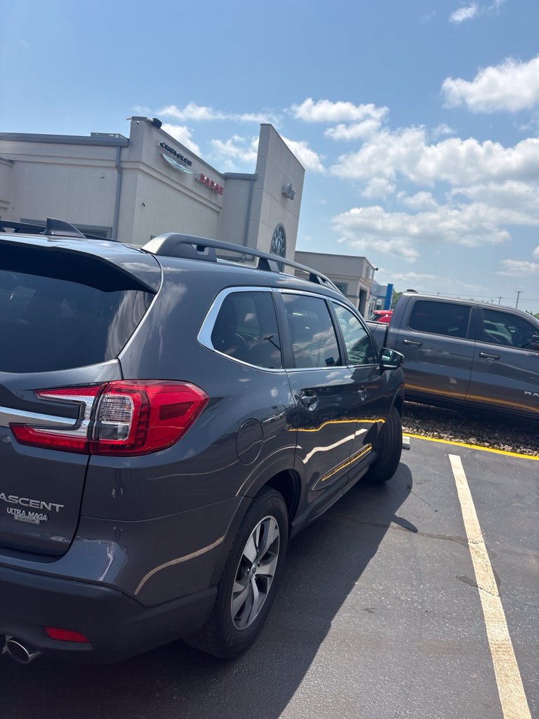 Used 2024 Subaru Ascent Premium AWD/4WD image 3