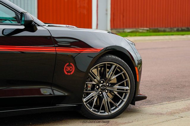 Used 2022 Chevrolet Camaro ZL1 RWD image 41