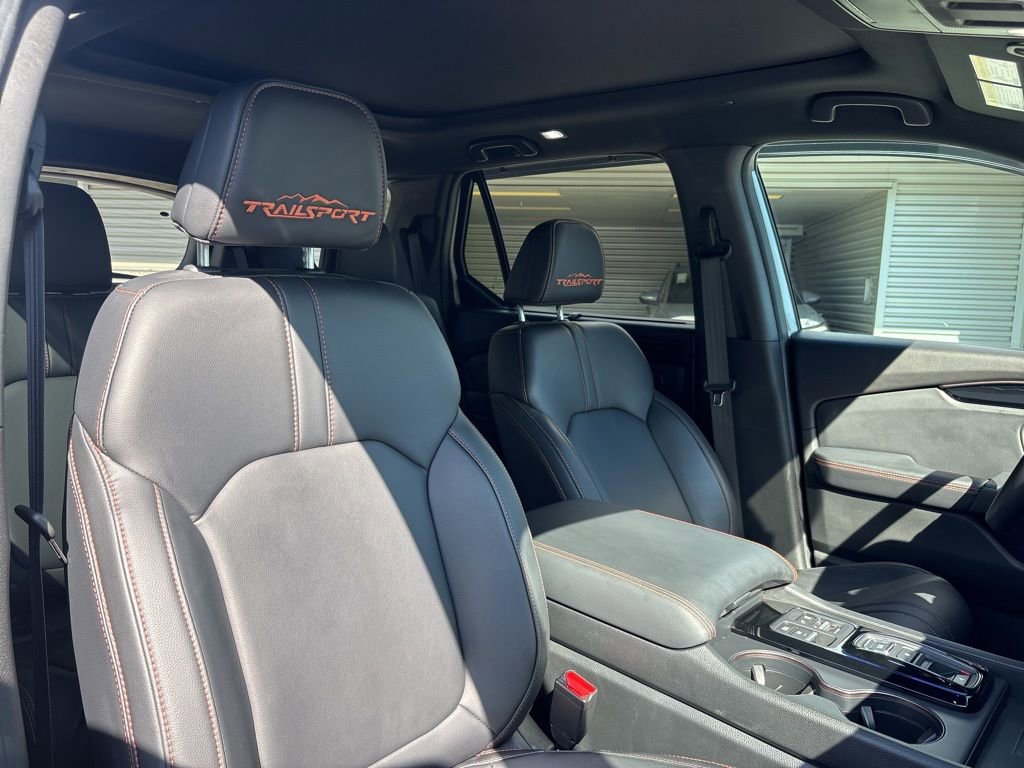 Used 2025 Honda Pilot TrailSport image 16