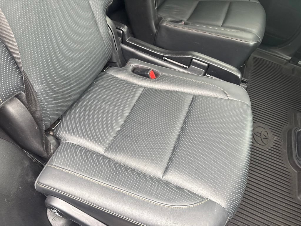 Used 2018 Toyota Highlander Limited w/ Protection Package #3 AWD/4WD image 35